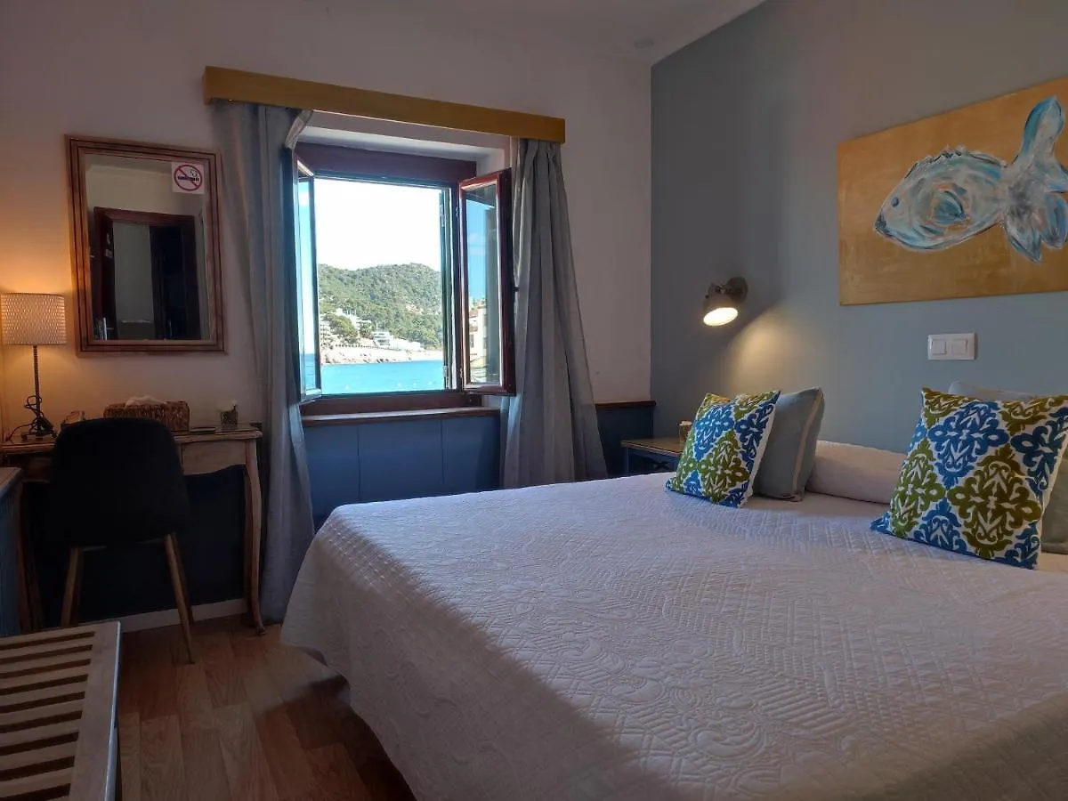 Hotel Cap D'Or - Children Only From 12 Years Old Tossa de Mar 2*,  España